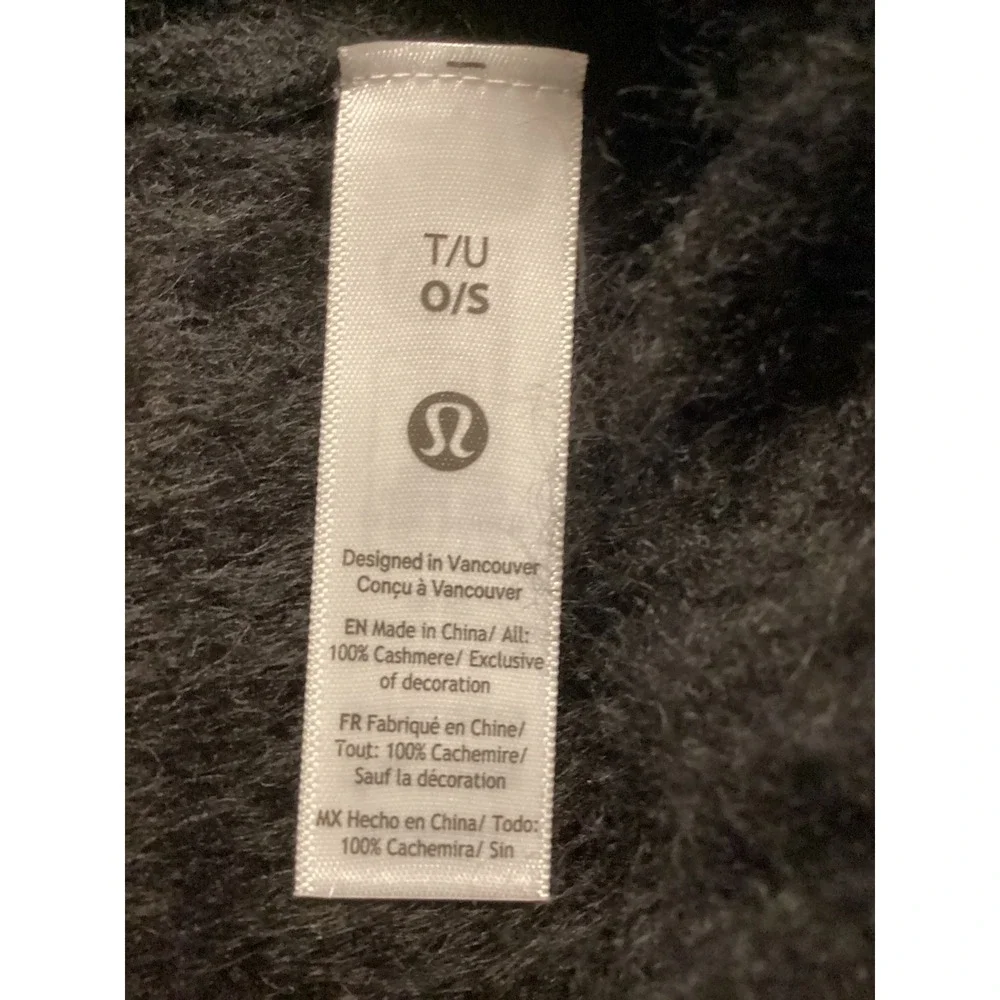 Lululemon Fuzzy Cashmere Beanie Black LU9CY6S One‎ Size NWT